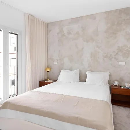 Joivy 2-br Flat With Garage Near Castelo De S Jorge Apartamento