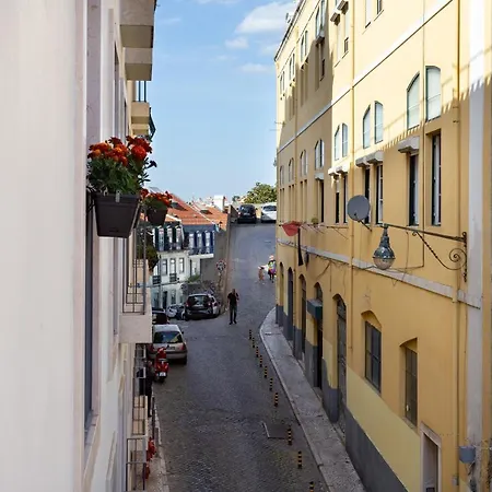 Joivy 2-br Flat With Garage Near Castelo De S Jorge Apartamento *