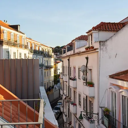 Apartamento Joivy 2-br Flat With Garage Near Castelo De S Jorge