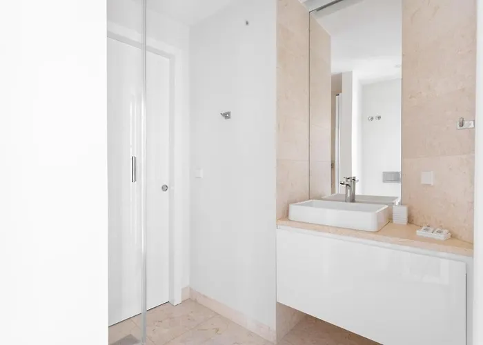 Guestready - Flat W/ Garage Near S. Jorge Castle Διαμέρισμα