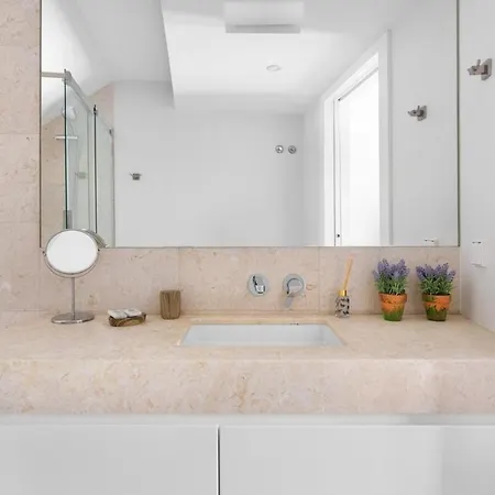 Apartmán Guestready - Flat W/ Garage Near S. Jorge Castle *